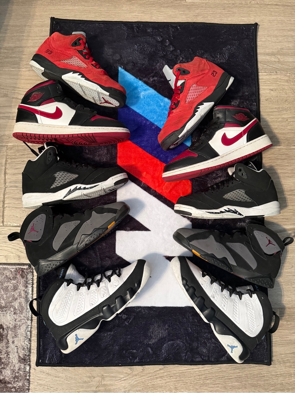 Jordan Kids Sneaker BUNDLE (DM me if you want a single pair)